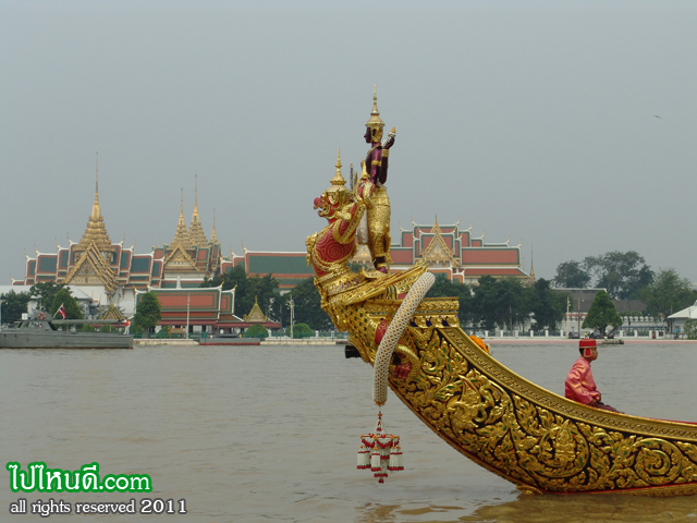 เรือนารายทรงสุบรรณ