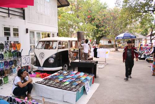 ตลาดจั๊กจั่น หัวหิน   