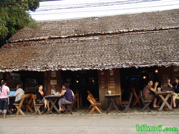 ร้านอาหารบ้านปาย ยาม กลางวัน